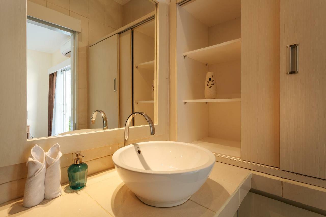 Villa Julie Seminyak  Luaran gambar
