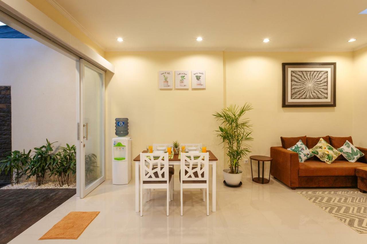 Villa Julie Seminyak  Luaran gambar