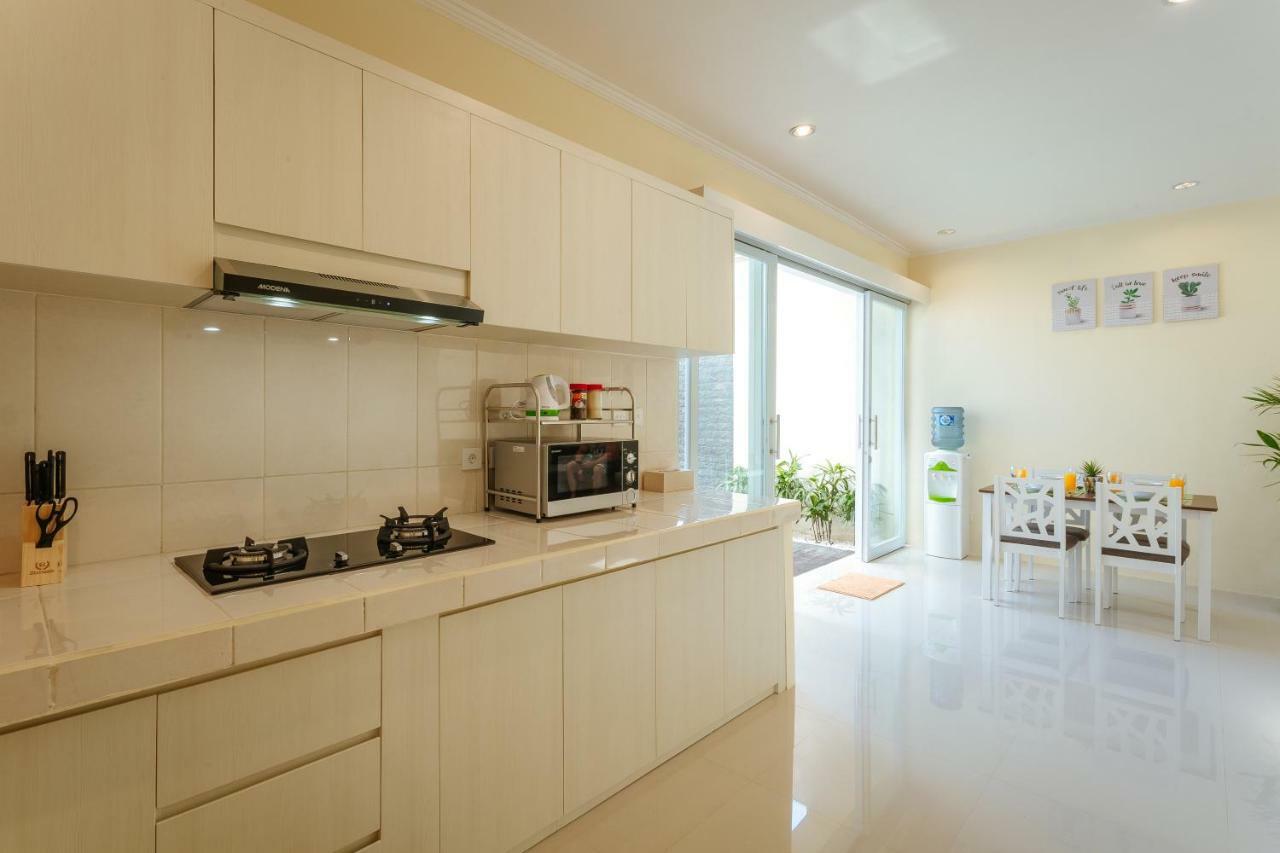 Villa Julie Seminyak  Luaran gambar
