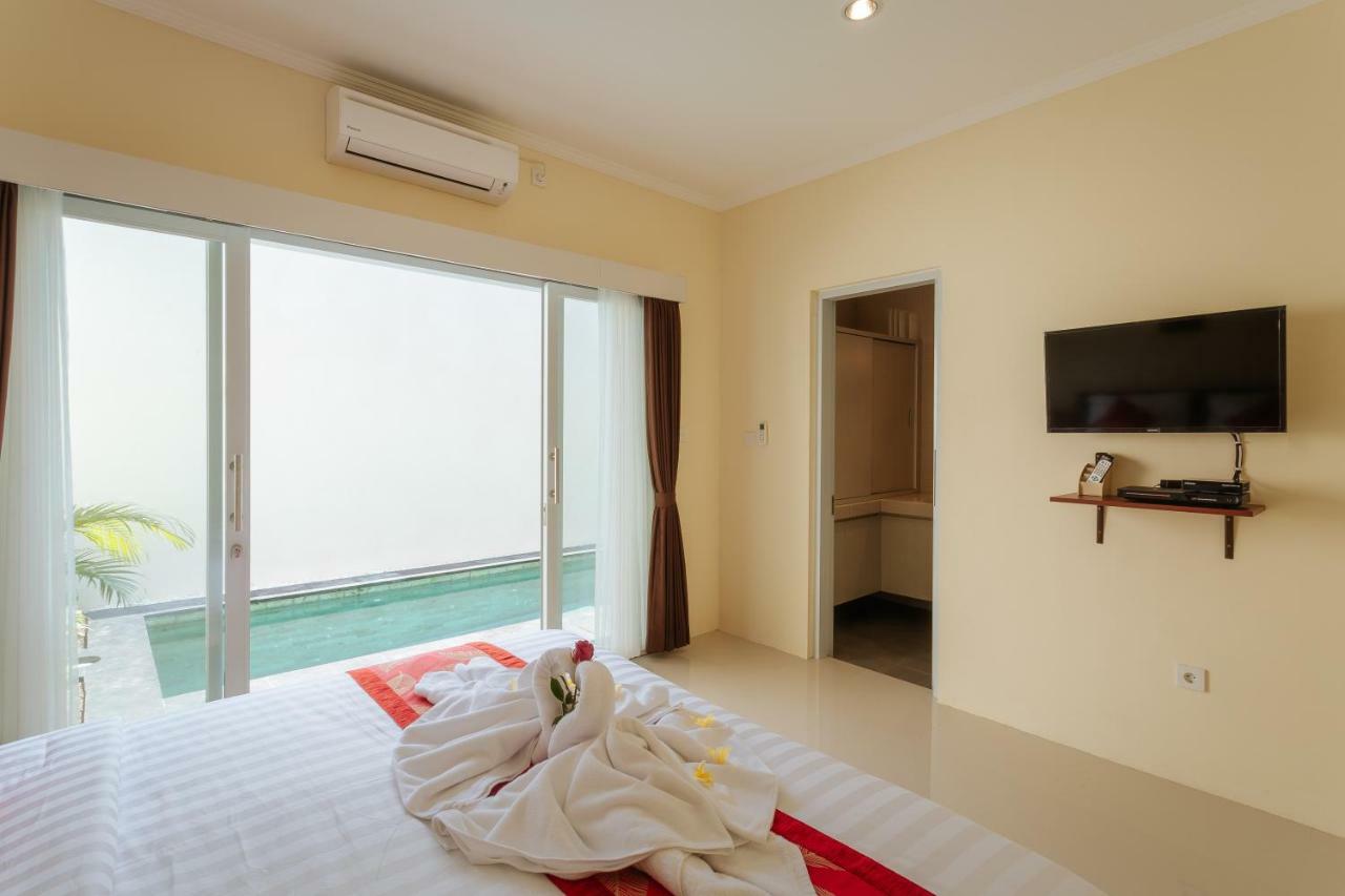 Villa Julie Seminyak  Luaran gambar