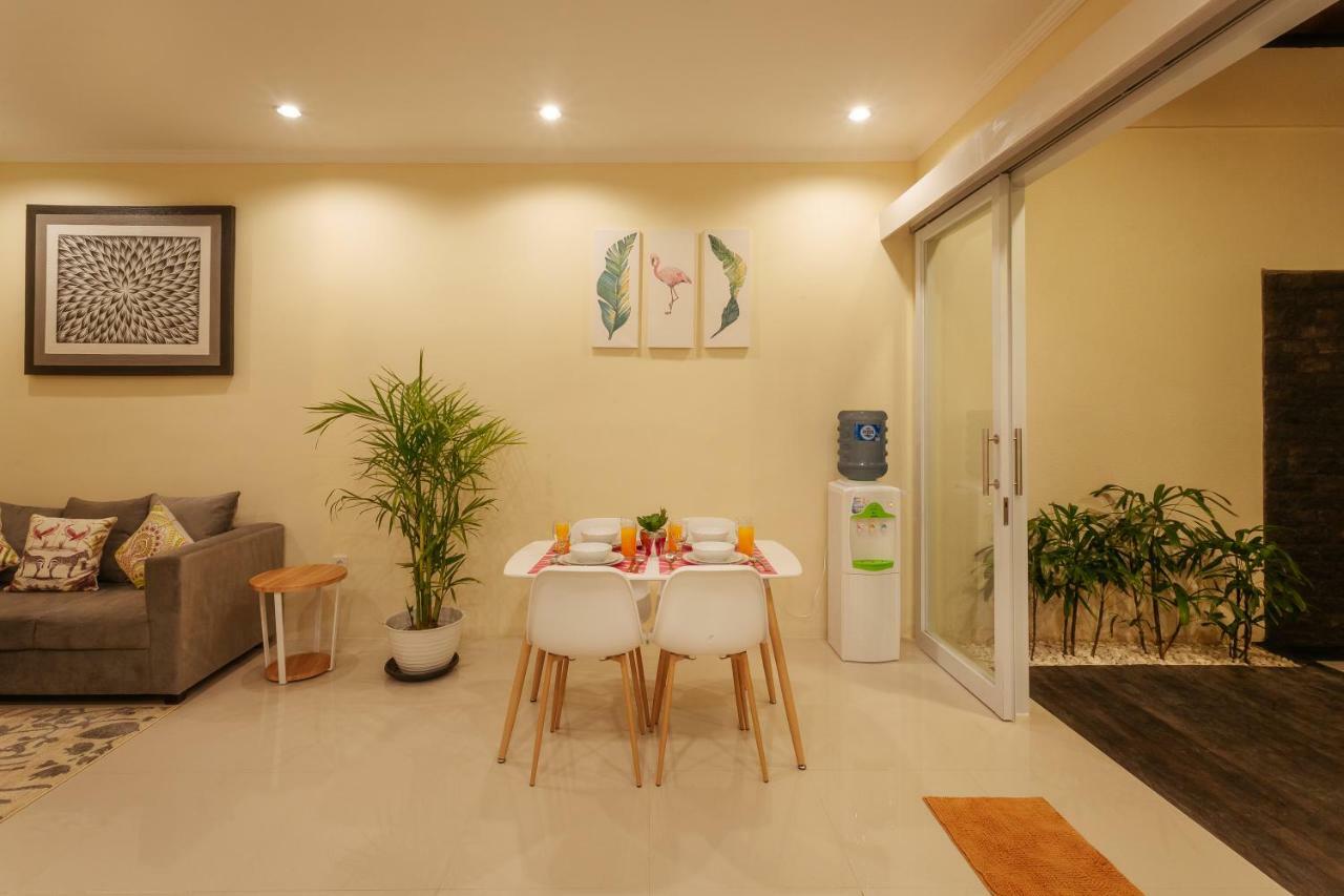 Villa Julie Seminyak  Luaran gambar