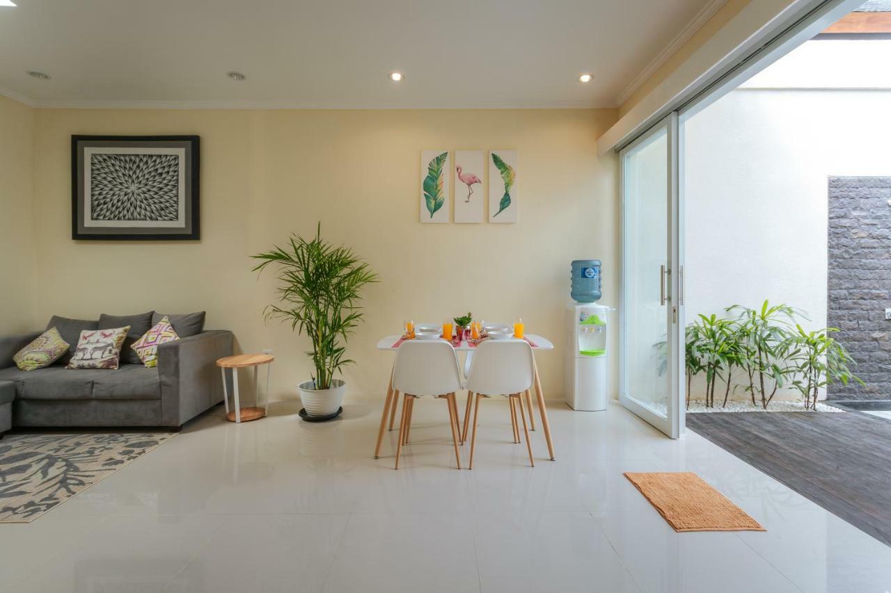 Villa Julie Seminyak  Luaran gambar