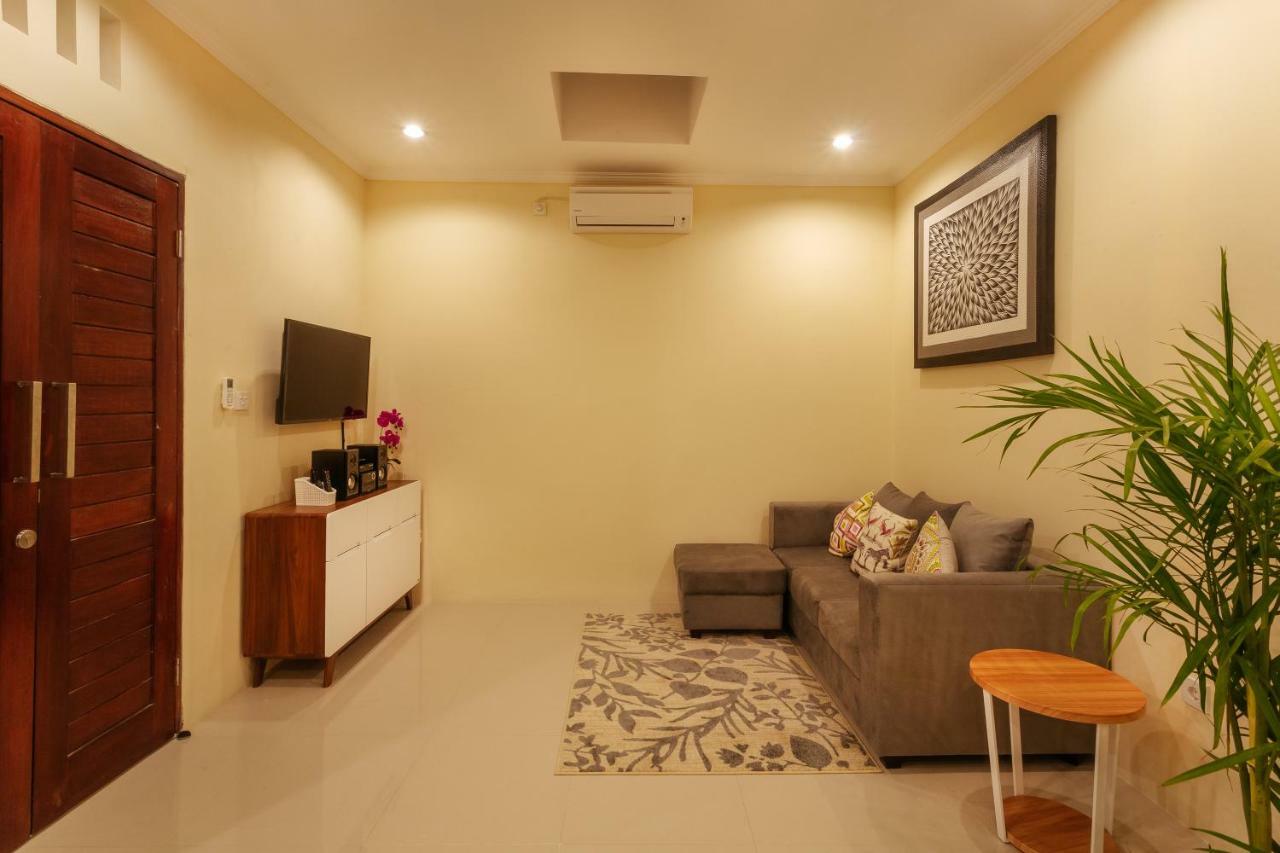 Villa Julie Seminyak  Luaran gambar
