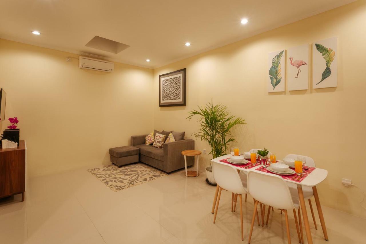 Villa Julie Seminyak  Luaran gambar